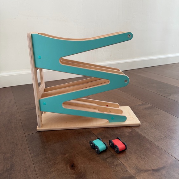 Lovevery The Adventurer Play Kit 16-18 Months - Picture 3 of 15